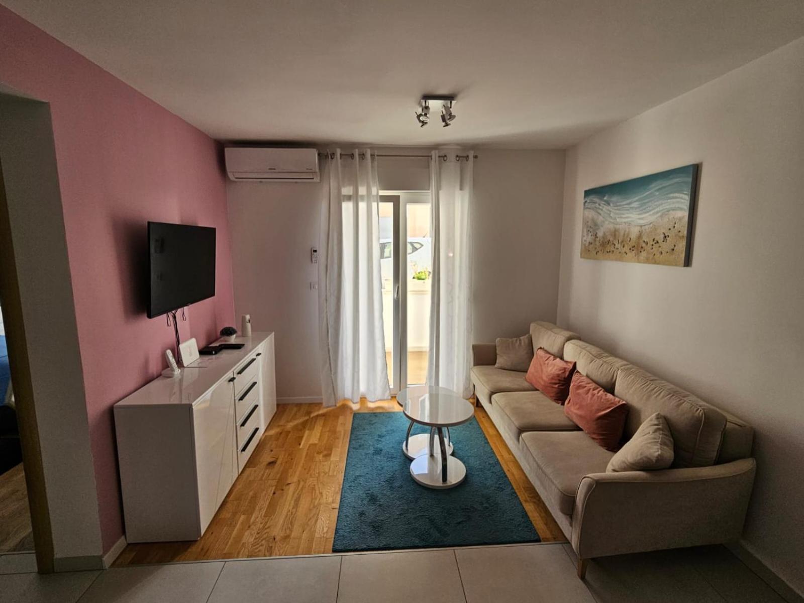 Split/podstrana Adria * Podstrana