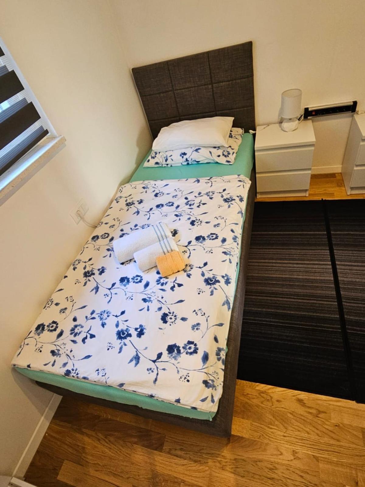Split/podstrana Adria *